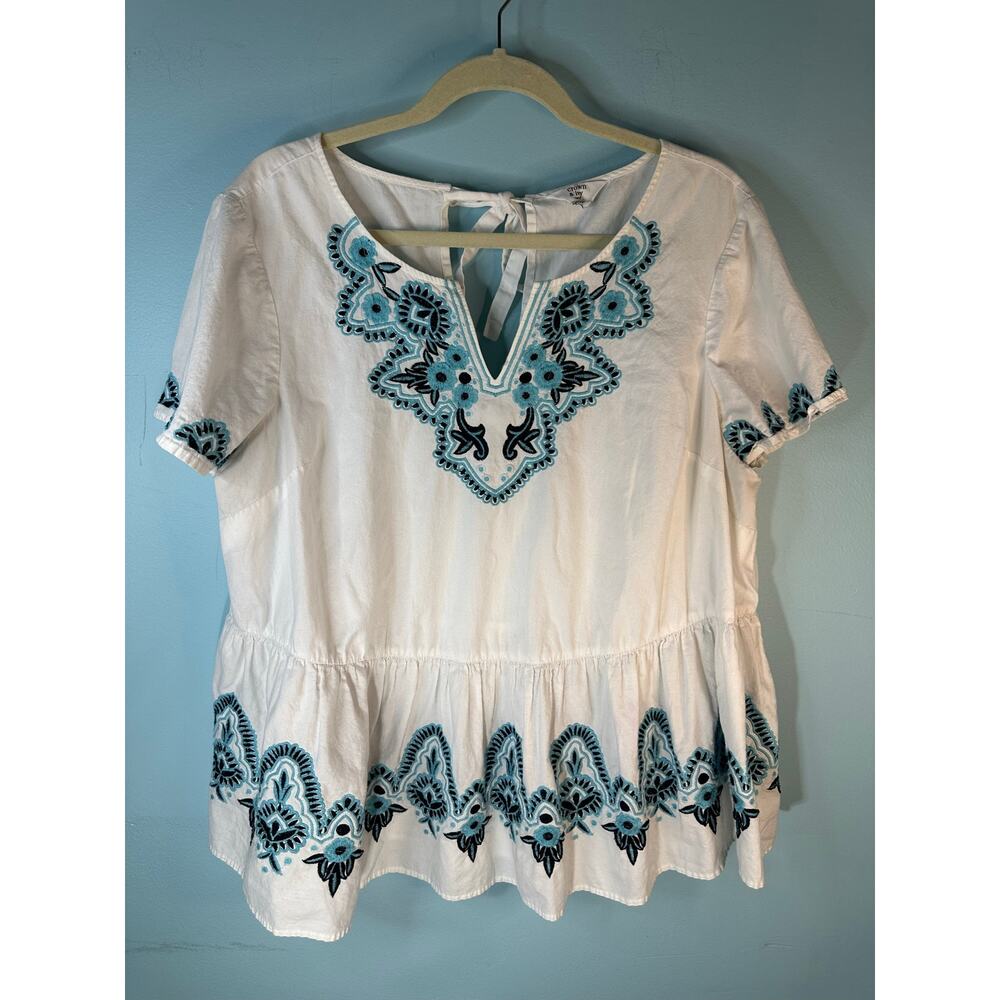 Crown & Ivy white peplum blouse featuring blue & black embroidery V-neckline XL